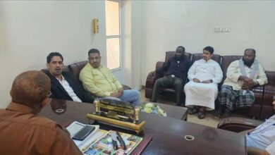 مدير عام مكتب الصحة العامة والسكان بمحافظة المهرة  يلتقي مع مدير عام صحة الموانئ والحجر الصحي بوزارة الصحة