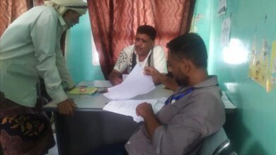 مدير مستشفى رصد يلتقي بضابط البحث الميداني والإعلام ويناشد السلطة المحلية بالتعاون لإيجاد مكب للنفايات في يافع