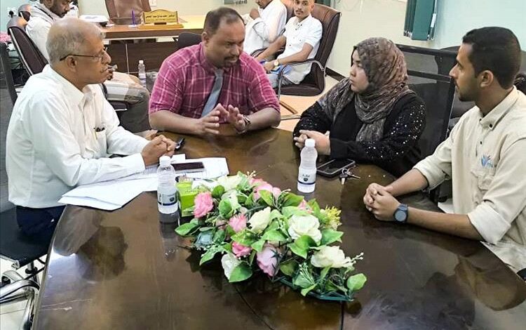 ممثل منظمة بيور هاندز يلتقي الجمحي ويبحثان تعزيز المخيمات الطبية