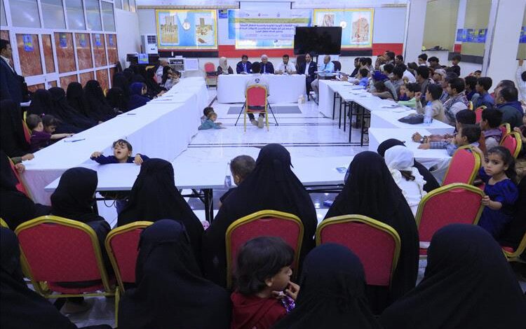 ندوة توعوية للأطفال النازحين المتأثرين بالحرب وأسرهم بمأرب