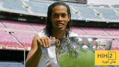 رونالدينيو يحفز لاعبي برشلونة قبل بداية الموسم