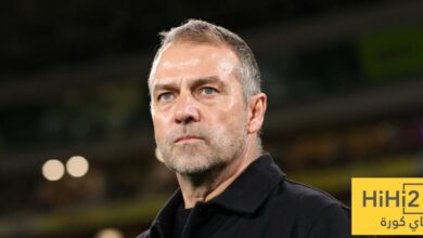 مدرب كومو يثني على فلسفة فليك