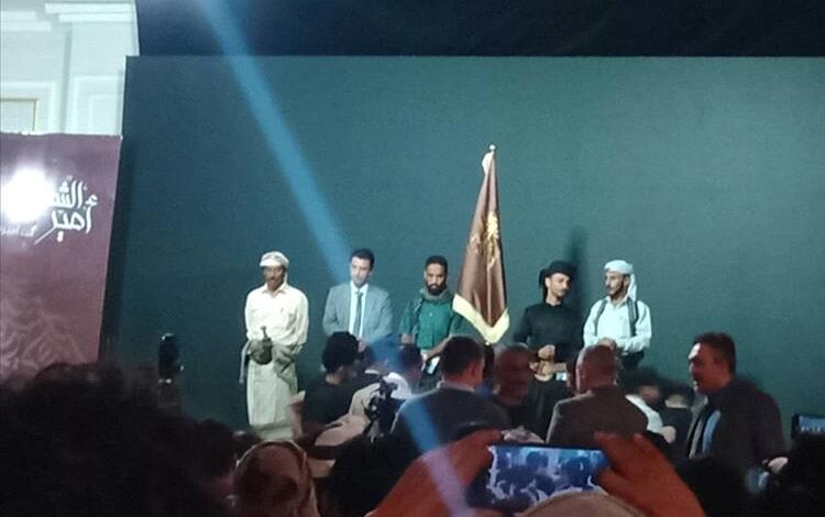 أمين الكلدي يتوّج بلقب "أمير الشعراء" في عدن وسط أجواء شعرية مبهرة