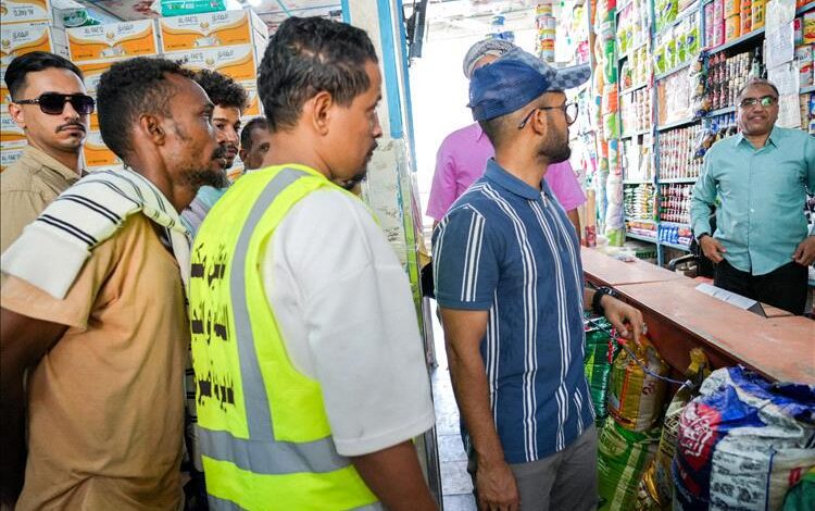 استمرار النزول الميداني لمدير عام صيرة لمراقبة أسعار المواد الغذائية