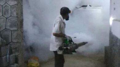 استمرار حملة الرش الضبابي في التواهي للقضاء على نواقل الأمراض