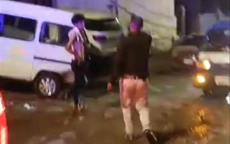 الأجهزة الأمنية تساند فرق الطوارئ في حملة مكثفة لرفع مخلفات الأمطار في التواهي