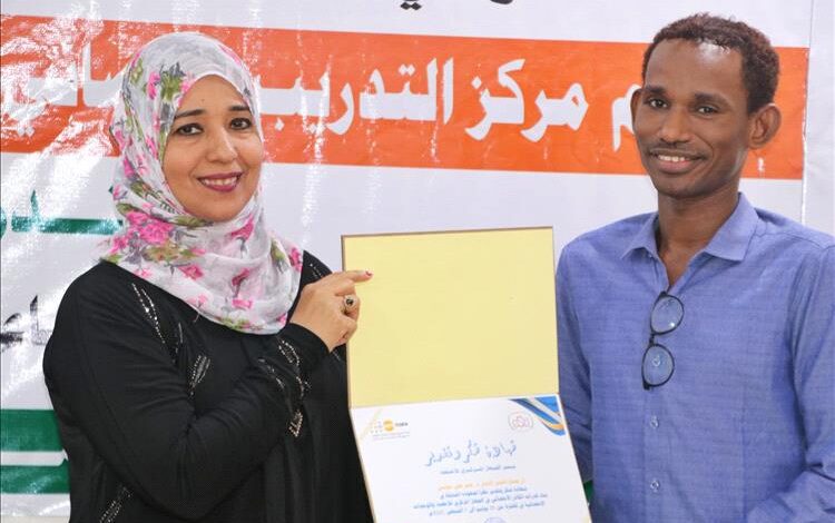 الجهاز المركزي للإحصاء يُكرم الخبير الدولي عمر عصمان بعد اختتام فترة تدريبه لكواد الجهاز