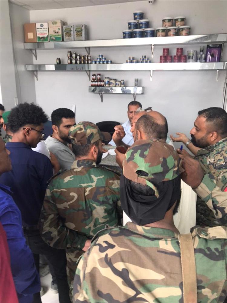 الحزام الأمني في المنصورة يشارك في حملات ضبط الأسعار بقيادة النقيب مازن حازب