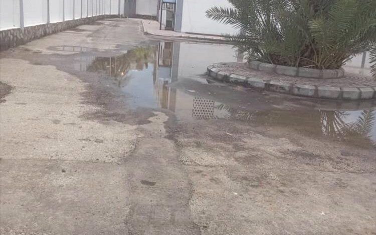 الشكلية يتفقد المعاهد التقنية والمهنية بعد الأمطار الغزيرة على العاصمة عدن