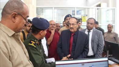 اللواء محمد الرملي يرأس اجتماعاً موسعاً لمدراء العموم بمصلحة الهجرة والجوازات في عدن