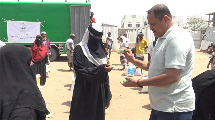 بإشراف مباشرة من السفير احمد علي عبدالله صالح"مؤسسة الصالح الاجتماعية للتنمية تواصل اعمالها الخيرية بعدن
