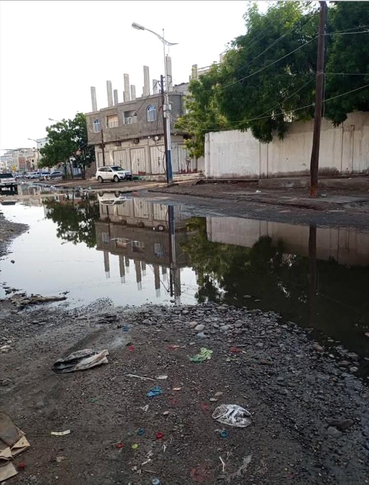 ثانوية أحمد حامد خليفة تطلق نداءً عاجلًا لإنقاذ الوضع الكارثي أمام المدرسة