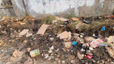 حريق في باحة مستشفى الجمهورية بعدن والأطباء يسيطرون عليه وسط غياب فرق الإطفاء
