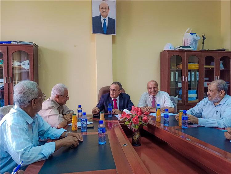 رئيس جامعة عدن يبحث مع مدير الصندوق الاجتماعي للتنمية آفاق التعاون المشترك