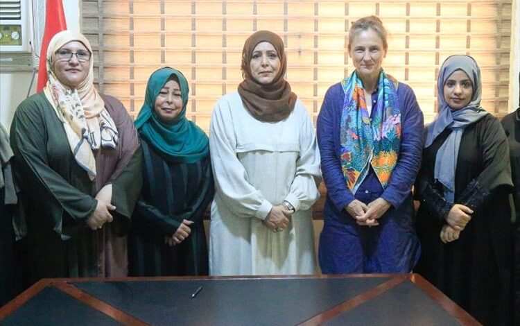 رئيسة اللجنة الوطنية للمرأة تلتقي السفيرة الهولندية في عدن لمناقشة تعزيز دور المرأة