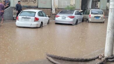 شوارع التواهي تغرق بمياه الأمطار وسط مخاوف من سيول جارفة