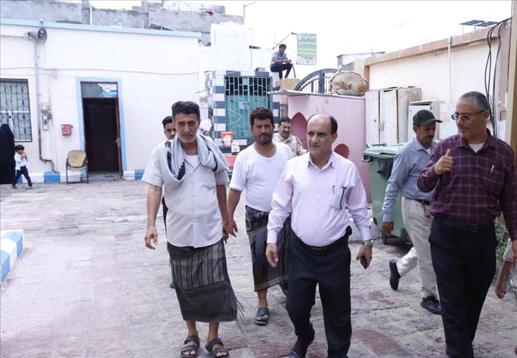 عبود ناجي يواصل لليوم الثاني نزوله الميداني بدار سعد للإشراف على شفط مياه الأمطار