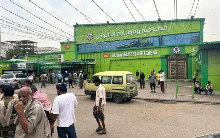 قوات أمنية تعتقل قوات أمنية في عدن