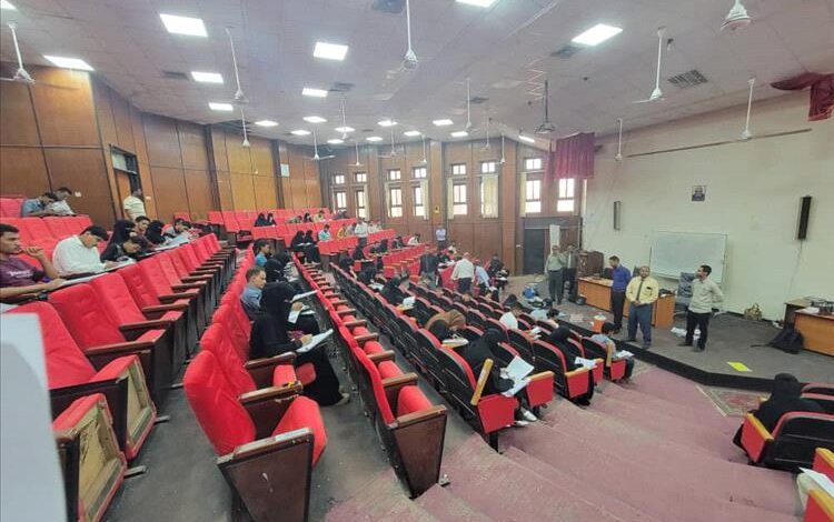 كليةُ الحقوق جامعة عدن تُدَشِّنُ امتحانات الدور الأول  للفصل الثاني  من العام الجامعي 2024-2025م.