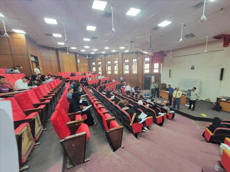 كليةُ الحقوق جامعة عدن تُدَشِّنُ امتحانات الدور الأول للفصل الثاني من العام الجامعي 2024-2025م.