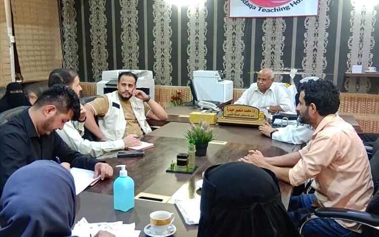 مدير مستشفى الصداقة يبحث مع هنديكاب توسيع خدمات مركز العلاج الطبيعي بالمستشفى