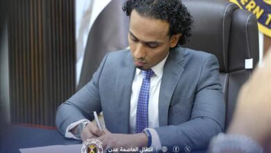 مدير مطار عدن يهنئ رئيس انتقالي العاصمة عدن بنجاح العملية الجراحية