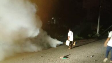 مستشفى الصداقة يشهد حملة رش ضبابي ونظافة واسعة بعد هطول الأمطار الغزيرة