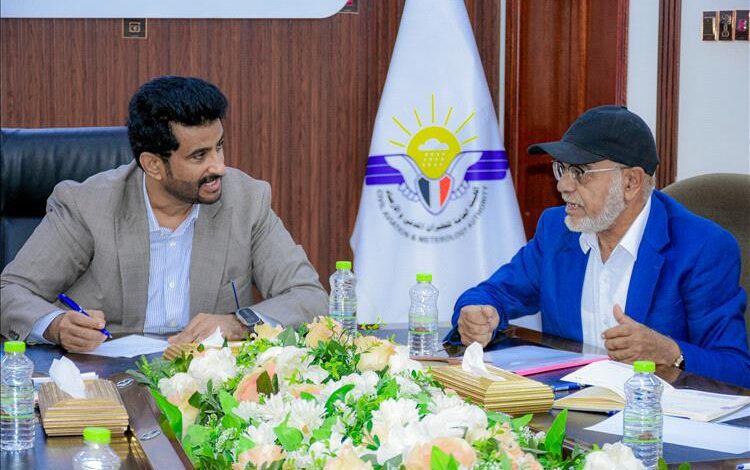 نائب وزير النقل يناقش مع قيادة الهيئة العامة للطيران المدني مستوى تنفيذ مصفوفة برنامج المائة يوم والمشاريع المنجزة