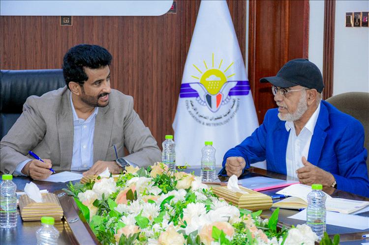 نائب وزير النقل يناقش مع قيادة الهيئة العامة للطيران المدني مستوى تنفيذ مصفوفة برنامج المائة يوم والمشاريع المنجزة