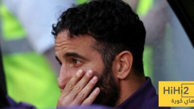 جماهير غريمسبي تسخر من مانشستر يونايتد بعد التقدم بهدفين