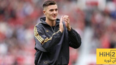 سيسكو يتفوق على العديد من الاساطير في سنه