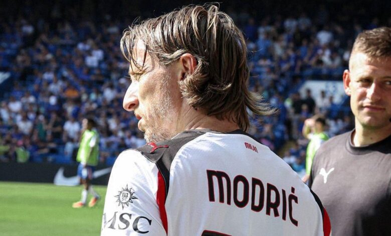 مودريتش يتلقى خبرين سيئين في الظهور الأول مع ميلان