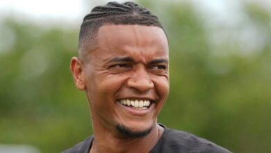 ميلان يناقش صفقة مانويل أكانجي مع مانشستر سيتي