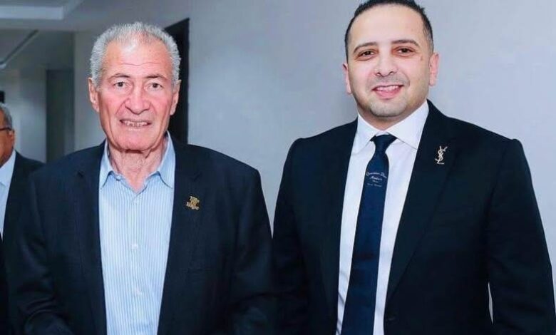 الدكتور عمرو العدل بجوار الدكتور حسن مصطفى