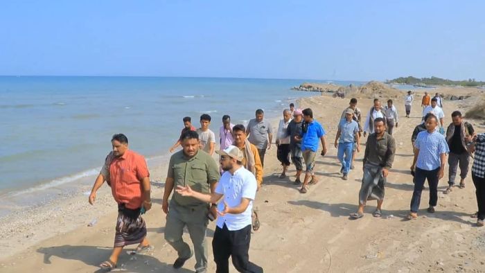 الحديدة.. السلطة المحلية والفريق الهندسي للمقاومة الوطنية يتفقدان مشروع خور أبو زهر السياحي