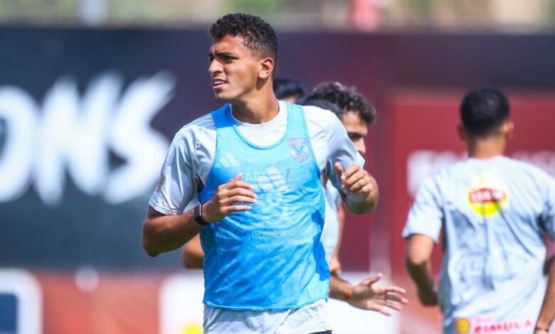 ياسين مرعي لاعب الأهلي