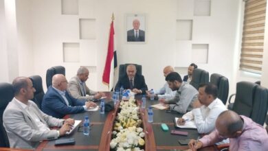 الوزير باذيب يترأس اجتماعاً موسعاً لمناقشة تطوير قطاع الاتصالات