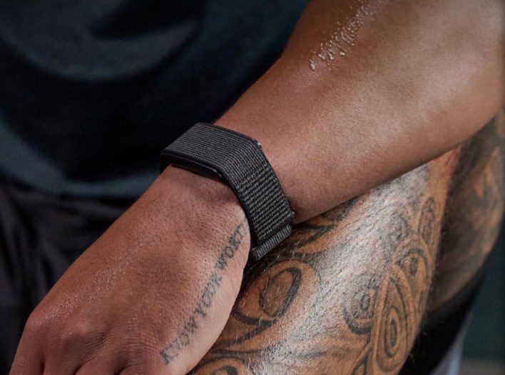 تحديث جديد لـ Amazfit Helio Strap يحسن تتبع معدل ضربات القلب والنوم