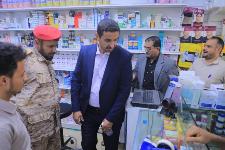 تدشين حملة تفتيش ميدانية لمراقبة أسعار الأدوية والمستلزمات الطبية في مأرب