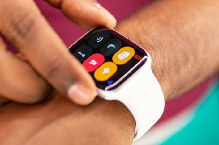 تسريب في الكود يكشف عن ترقيتين كبيرتين في Apple Watch Series 12