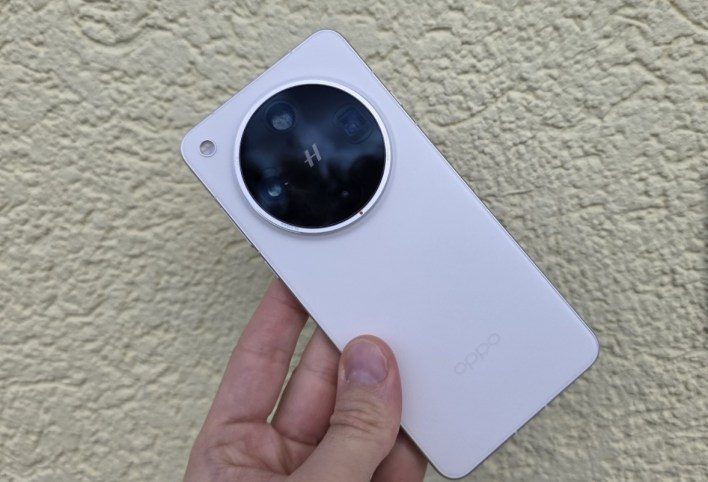 تسريب يثير الجدل حول خفض دقة شاشة Oppo Find X9 Ultra مقارنة بـ Find X8 Ultra