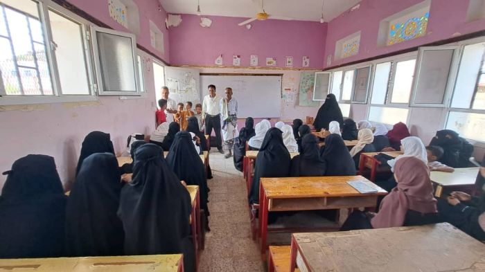 تعز.. تدشن العام الدراسي الجديد بموزع
