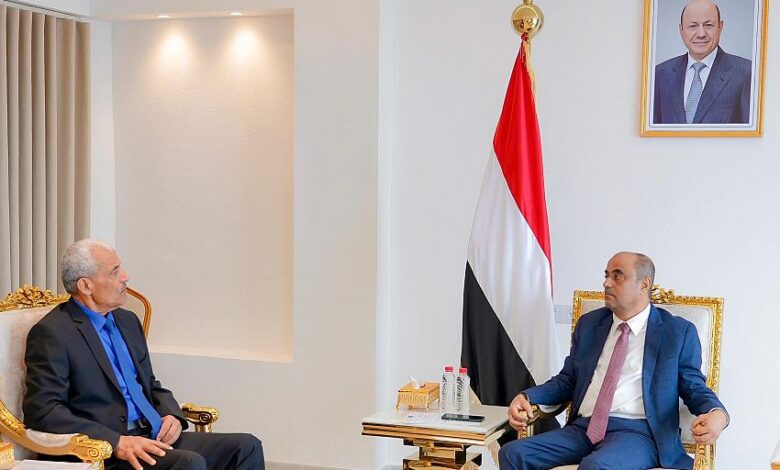 رئيس الوزراء يجتمع برئيس اللجنة الامنية والعسكرية