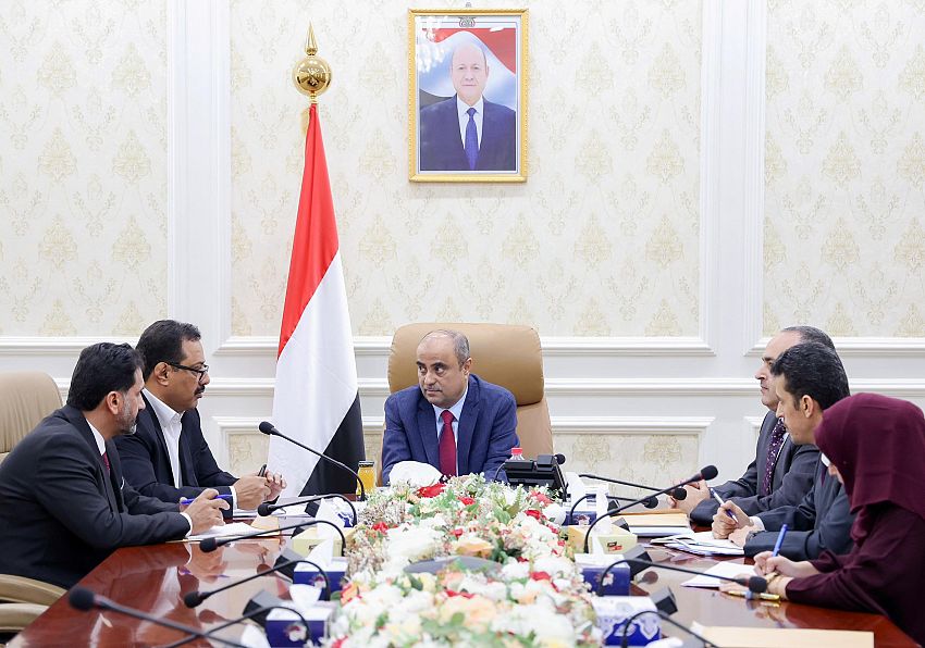 رئيس مجلس الوزراء يلزم شركة الغاز بتخفيض الأسعار بما يتوافق مع تحسن صرف العملة الوطنية
