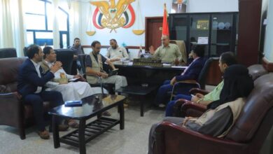 رئيس نيابة استئناف مأرب يناقش مع وفد حقوقي أوضاع النزلاء والمحتجزين في السجون