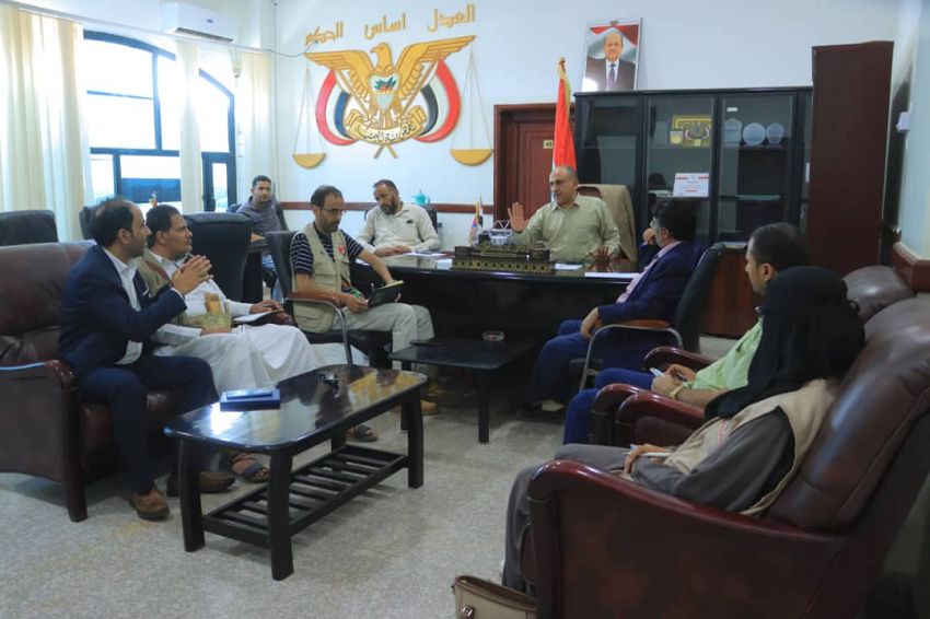 رئيس نيابة استئناف مأرب يناقش مع وفد حقوقي أوضاع النزلاء والمحتجزين في السجون