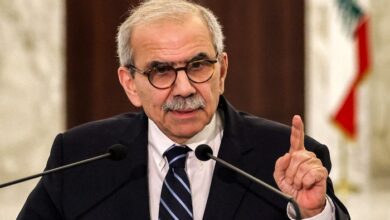 رئيس وزراء لبنان يوجه رسائل حازمة لإيران ويؤكد: لا تفاوض على مبدأ نزع سلاح حزب الله