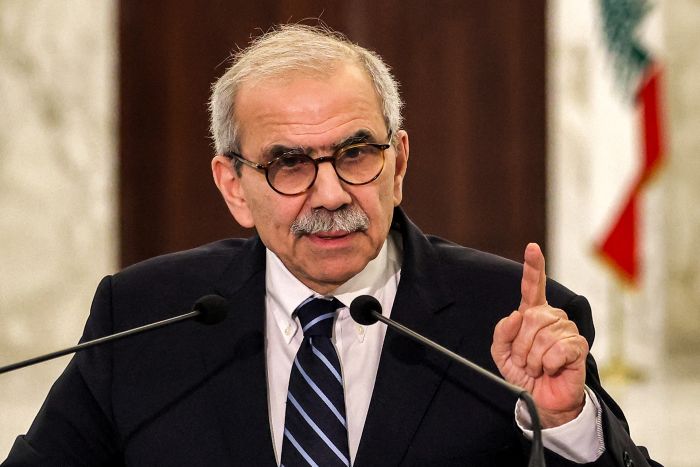 رئيس وزراء لبنان يوجه رسائل حازمة لإيران ويؤكد: لا تفاوض على مبدأ نزع سلاح حزب الله