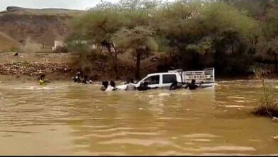 سيول الأمطار تودي بحياة ستة أشخاص وتلحق أضرارًا واسعة في شبوة