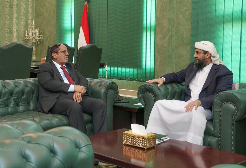 عضو مجلس القيادة المحرّمي يؤكد على الأهمية الاستراتيجية لقطاع الطيران المدني